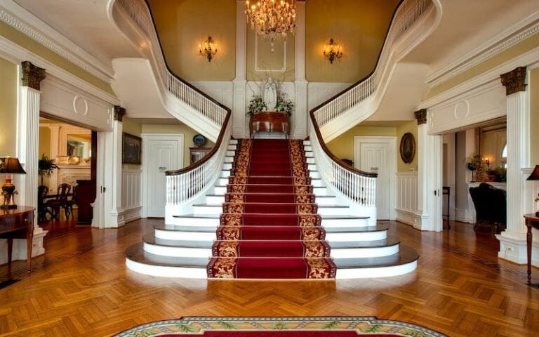 Staircase: Vastu Tips You MUST FOLLOW